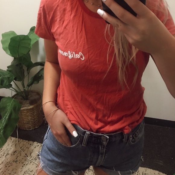 Brandy Melville California T-shirt - Picture 1 of 2